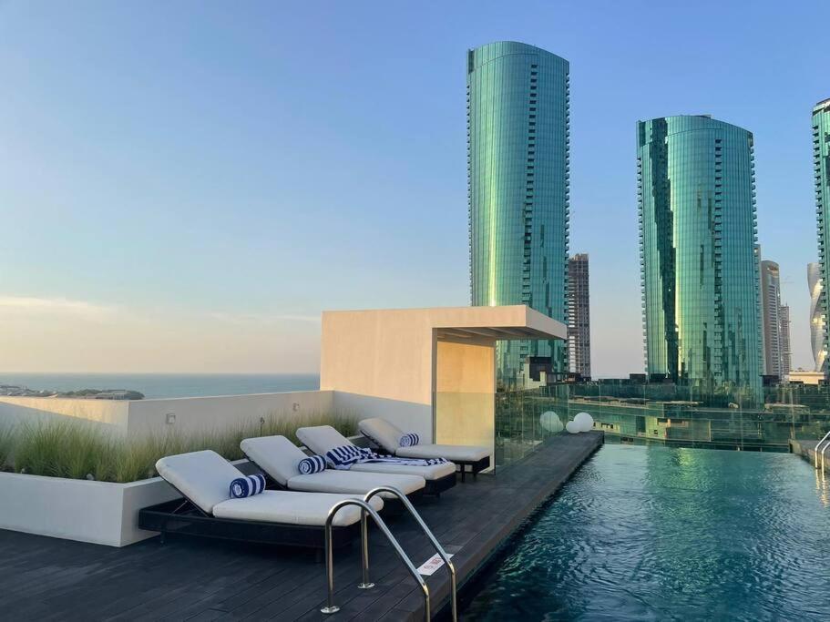 Cloud9 Waterfront Luxury Condo 마나마 외부 사진